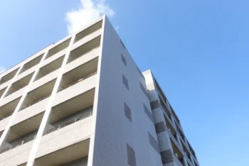 賃貸物件オーナー必見！外壁・屋根塗装で資産価値を維持する方法